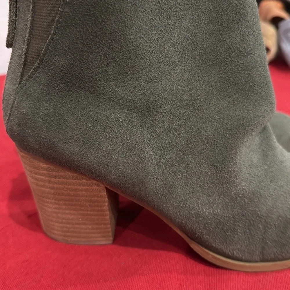 Urban Outfitters Green Ankle Booties Suede